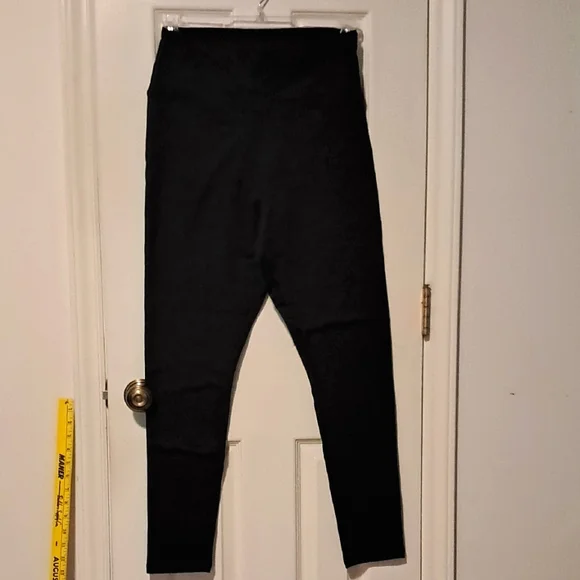 Simply Vera Wang Black Leggings. NWT - Picture 1 of 4